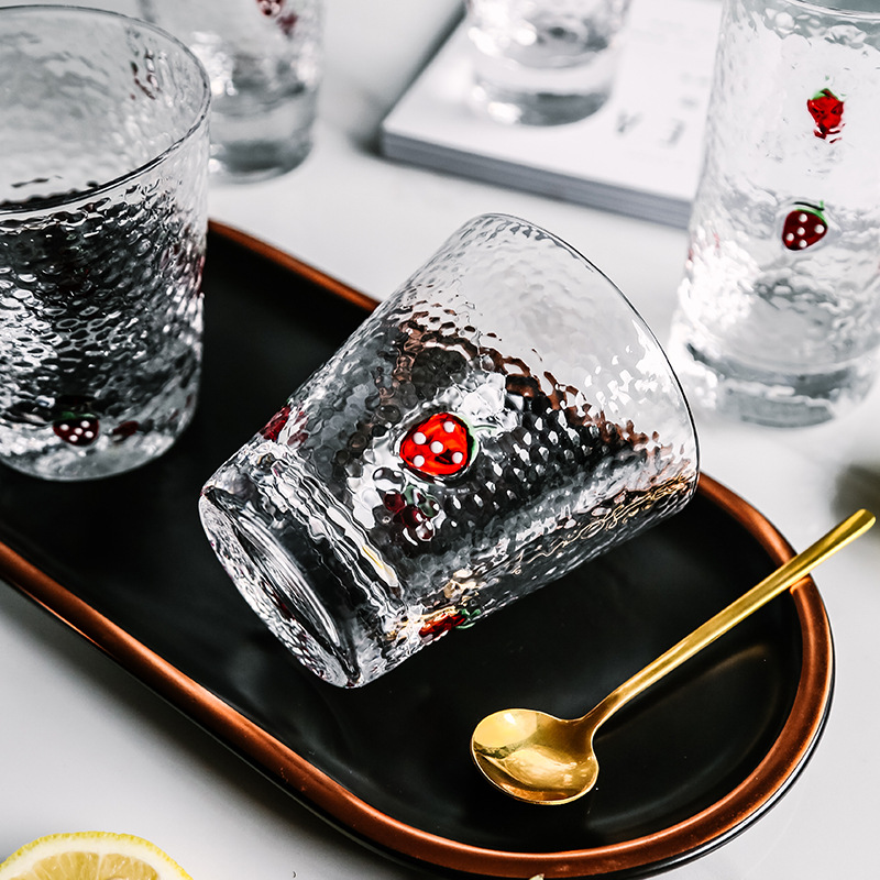 Japanese-style refreshing strawberry glass cup 1