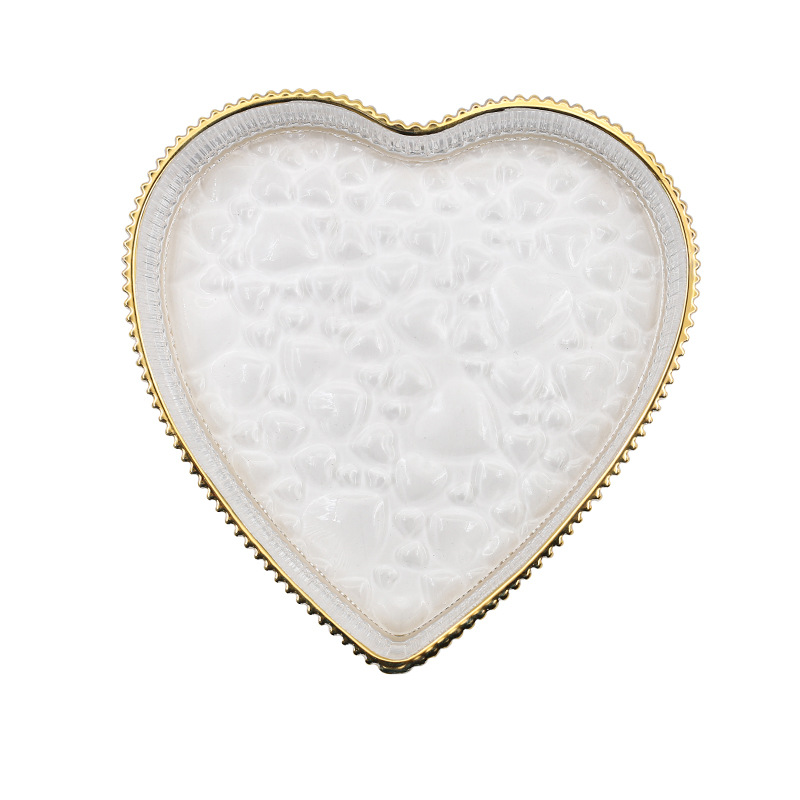 Nordic-style glass plate with gold rim and heart design 33